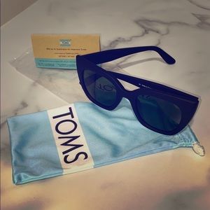 BRAND NEW! Traveler Dalston Matte Black Sunglasses